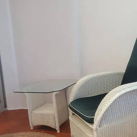 Modern, Cozy N:o 120 פואנגירולה